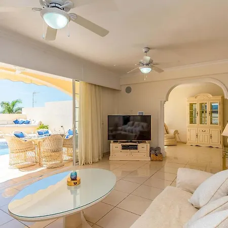 El Varadero Sleeps 6 Pool Air Con Wifi Villa Puerto de Santiago (Tenerife)