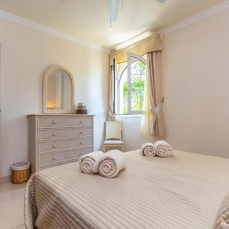 El Varadero Sleeps 6 Pool Air Con Wifi * Puerto de Santiago (Tenerife)