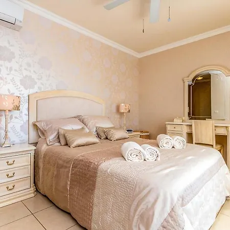 Villa El Varadero Sleeps 6 Pool Air Con Wifi