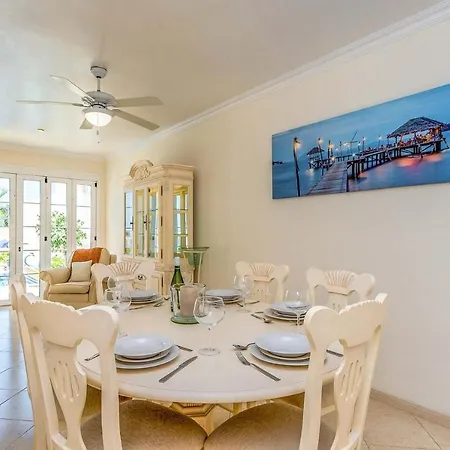 El Varadero Sleeps 6 Pool Air Con Wifi Villa